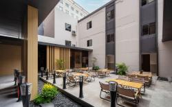 Heshuo Hotel (Chengdu Huayang Subway Station)