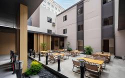 Heshuo Hotel (Chengdu Huayang Subway Station)