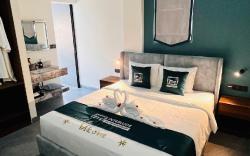 Interlude Hotel With Sunset View & Free Breakfast