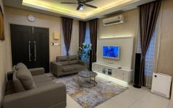 Aisy Q Homestay (Muslim Only)