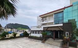 Seongsan Sunrise Pension