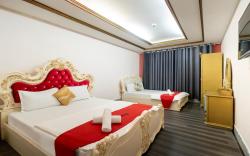 Crown Bui Vien Hotel
