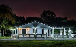 homestay Villa D'Manggis