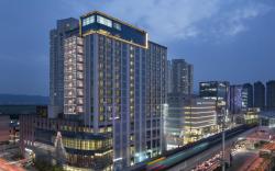 Isquare Hotel