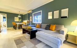 Cozy 2BR apartment with parking