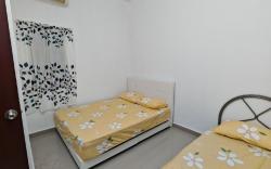 HOMESTAY BANTING #6, MUSLIM, 2R-4BED, +2TILAM, 7px