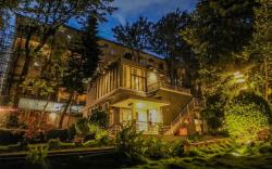 Thavika Silverwood Residence