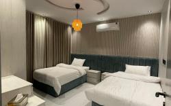Luxury one bedroom Apartment near the airport M-3