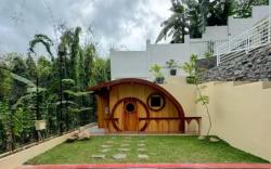 Casita Alyanna Hobbit House