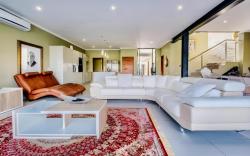 Lake Villa Hartebees