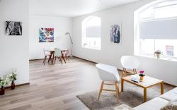 Family friendly, Free Parking space, short walk to Brosundet