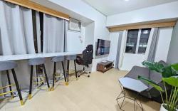 At 11th Floor Unit 1BR IT Park-Walk to Ayala Sugbo