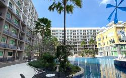 Condo With Gorgeous Pool