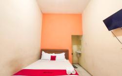 RedDoorz near STIE Mahardhika Surabaya