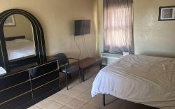 Cole Manor Motel By OYO Love Field Market Center