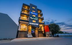 FabHotel Tree House – Nr Yashobhoomi Convention Centre