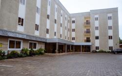 CheckInn Hotel Gimbiya 