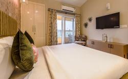 Alaya Stays 3 BHK Veera Marina Apartment with Pool