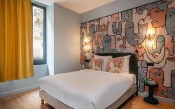 Montmartre Paris Suite