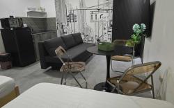 Modern Retro @ Heart of Rockwell & Poblacion C06