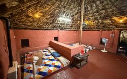 Jungle Farm House-Mud House 