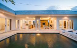 Float in the Pool of a Magnificent Villa