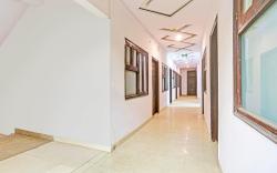 Super Hotel O Shalimar Bagh Max Hospital