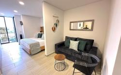 Am804-Hermoso Apartaestudio con balcon Laureles