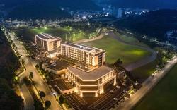 Guizhou Anshun Huangguoshu Grand New Century Resort Hotel