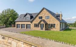 Northern Hideaways Oakfield Lodge, Ponteland