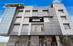 Townhouse Oak Agra Near Sultanganj Puliya formerly BB Grand