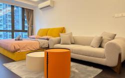 R&F Seine Region Mid Floor King Studio