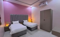 IS 18 Pink apartment with 2 beds