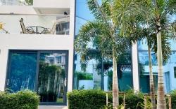 Youth Journey Six-Bedroom Pool Villa