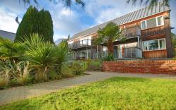 The Oaklands Hotel