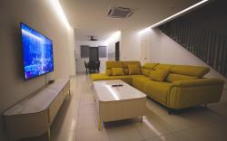 H+M Residence I+ Setia City Convention