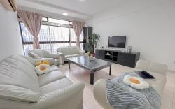 Fahrenheit Suites 16Pax DeluxeFamilySuite 04