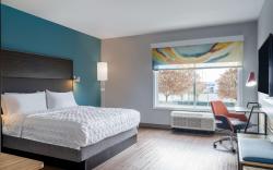 Tru by Hilton Chesapeake Greenbrier