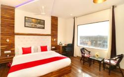 OYO 22115 Hotel D Plaza