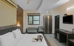 OYO Townhouse 804 Hotel Swiss International