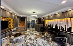 Crowned exclusive Hotel