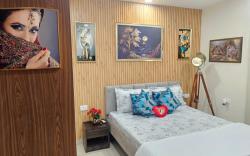 Ultra Luxury 1bhk Flat 1011 by Bliss Stay