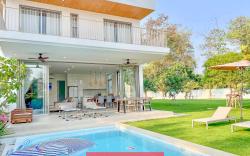 Luxury Pool Villa HUGE Garden w/ Kids Playground