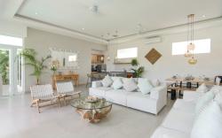 Wonderful designer villa huge garden near Samadi