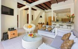 Private villa w. pool near 66 in Seminyak