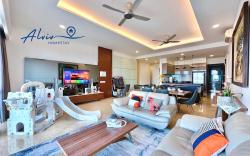 TheShore LUXURY 4+1BR Penthouse/8-12pax/Pool Table/DirectToMall/Jonker 10min