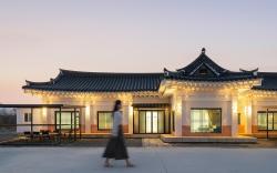 Gyeongju Poseokjeong Hanok Pool Villa