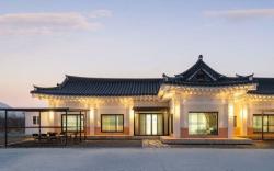 Gyeongju Poseokjeong Hanok Pool Villa