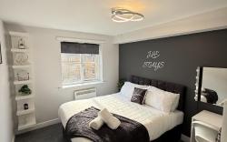 2 Bed Apartment in Greenwich, Free Parking, DLR