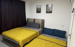 Best for 2 pax | Clean and cozy en-suite room 5